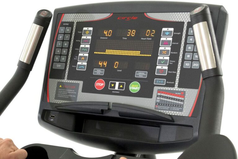 Circle Fitness B7 16-inch LED console